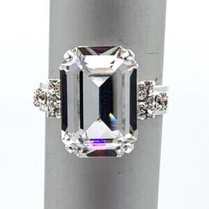 10X14MM crystal handset ring This is a new piece!! Made‎ by OilNana.